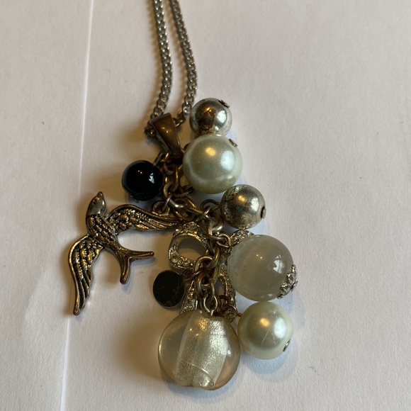 Beautiful baubles necklace pendant includes bird bow beads glass silver color - Picture 4 of 5